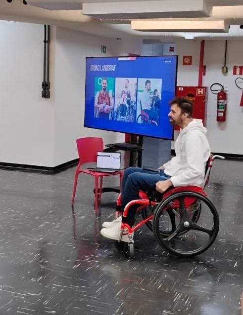 Visita Instituto Entre Rodas à Ford em Tatuí